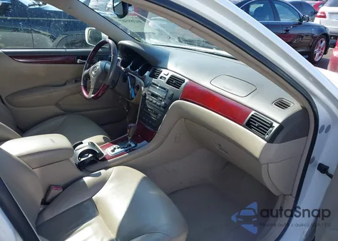 2002 Lexus Es 300 z USA, uszkodzony, nr VIN JTHBF30G820086830